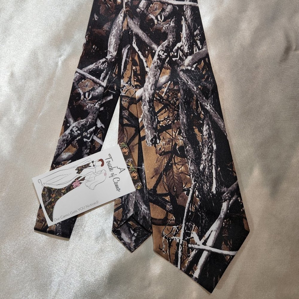 Men’s Long Tie in Outshine